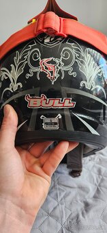 Predám mookrosovu prilbu značky BULL - 3
