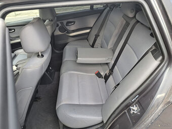 Rozpredam BMW E91 330D xDrive na nahradne diely - 3
