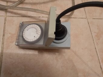 Predam 2 vianocne stromceky + svetelna retaz(dekoracia) - 3