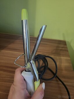Kulma a žehlička na vlasy - 3