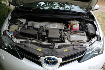 Toyota auris hybrid 1,8 - 3