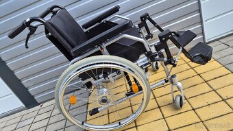 invalidny vozík 48cm pridavne brzdy pre asistenta - 3