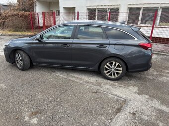 hyundai i30 cw combi 1,6 crdi nafta r.v. 9/2020 - 3