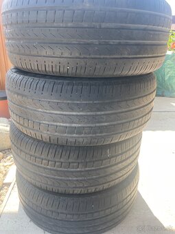 255/45 R19 - 3