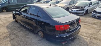Lacno rozpredám VW Jetta na náhradné diely - 3