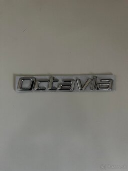 Octavia 2 nápis chrómový a čierny lesklý - 3
