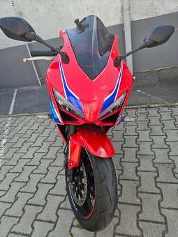 Honda CBR650R - 3
