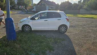 Predám Toyota Yaris 1.33 benzín - 3