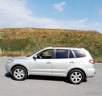 SUV Hyundai Santa Fe - 3
