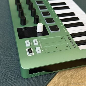 Arturia MiniLab 3 MIDI keyboard - 3