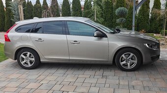 Volvo V60 Kinetic D4 140kw, edrive M.6 - 3