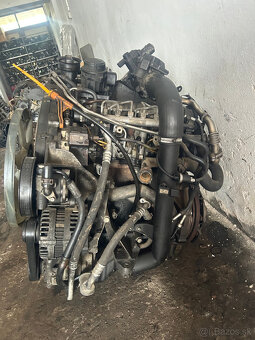 Motor 2,5TDI 100KW VW Crafter 2007 typ BJL prodám - 3