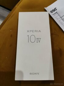 Sony Xperia IV - 3