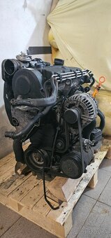 Predám funkčný motor Škoda Fabia II 1.9 TDI. - 3