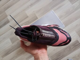 Adidas ULTRABOOST 22 GTX W damska bezecka obuv veľkosť 37,5 - 3