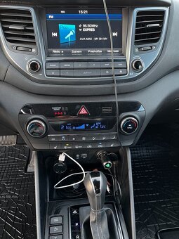 Predám Hyundai Tucson 4×4 1,6 T-GDI benzín automat 1.maj - 3