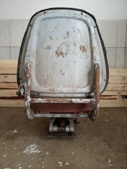 Sedadlo na traktor - 3