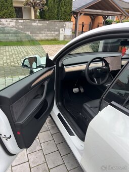 Tesla Y Performance 2022, 526 koní - 3