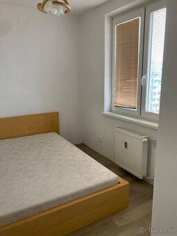 PRENÁJOM 1,5 IZB BYT s LOGGIOU, STARÉ MESTO - 3