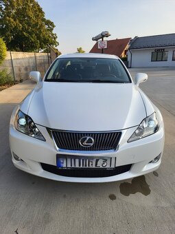 Lexus IS220d - 3