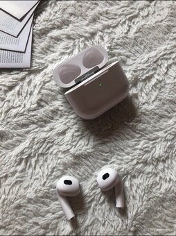 Apple AirPods 3 (3. generácia) – originál, výborný stav - 3