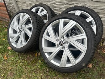 Volkswagen Golf 8 zimná sada R18 Bergamo - 3