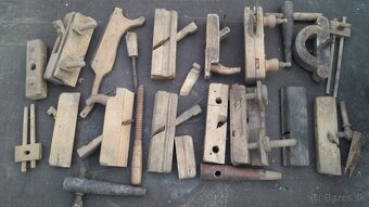 Starý kríž, misy a hoblíky - 3