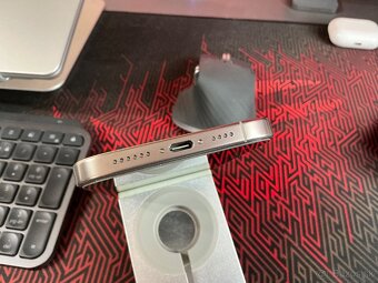 Apple iPhone 16 Pro Max - 3