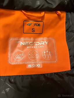 Predám snowboardovú bundu a nohavice veľ.S - 3