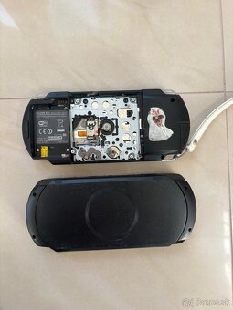2x Playstation Portable + Hry - 3