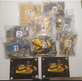 Lego technic 42131 D11 Buldozér - 3