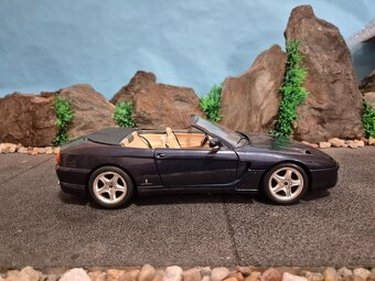 Prodám model 1:18 Ferrari 456GT cabrio - 3