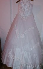 Krásne rôzne svadobné šaty - 3