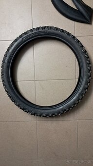 Pneumatika s dušou 80/100 r19 +grátis pneu 70/100 r 19 - 3