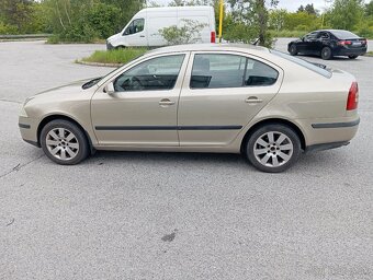 Škoda Octavia 1.6 benzín - 3