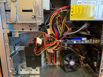 Predám starší kancelársky počítač HP Pavilion - 3