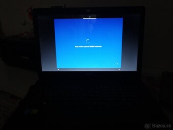 Predam starsi notebook ACER - 3