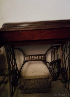 Starý šijací stroj Singer - 3