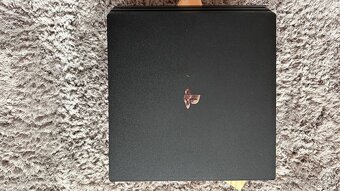 Sony PlayStation 4 Pro (1 TB, 2 ovladace vyborny stav) - 3