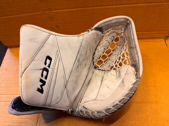 SET LAPAČKA A VYRÁŽEČKA CCM AXIS 2 /REEBOK - 3