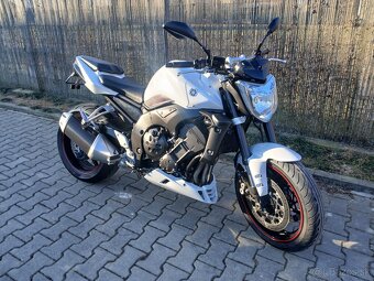 Yamaha FZ1 - 3