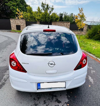 OPEL CORSA so zabudovaným nosičom na bicykle - 3
