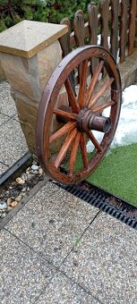 Staré drevené koleso 1 - 3