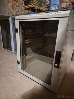 Predám novú 19″ rackovú skriňu TRITON RUA-18 - 2ks - 3