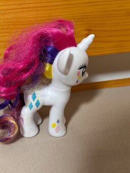 KONIKY( KUPTE SI NAS) - 3