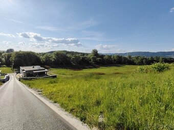 Veľký slnečný pozemok s panoramatickým výhľadom – - 3