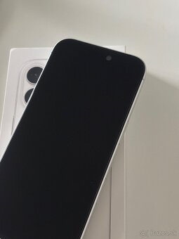 iPhone 16, 128GB, BIELY - 3