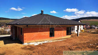 Novostavba bunglovu, Tvarožná - 3