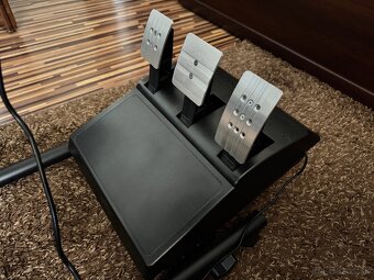 Predám Thrustmaster T300RS set so stojanom - 3
