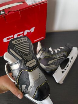 Detské hokejové korčule CCM veľkosť 28 - 3